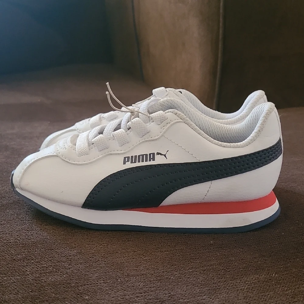 Unisex Kids White, Blue, and Red Slip-on Puma Low-Top Sneakers - Size 11 - Picture 7 of 10
